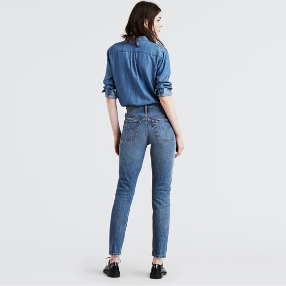 Levi’s 501, 5 button fly, 27” waist 28” leg, high waist, ankle length, EUC. - Picture 1 of 7